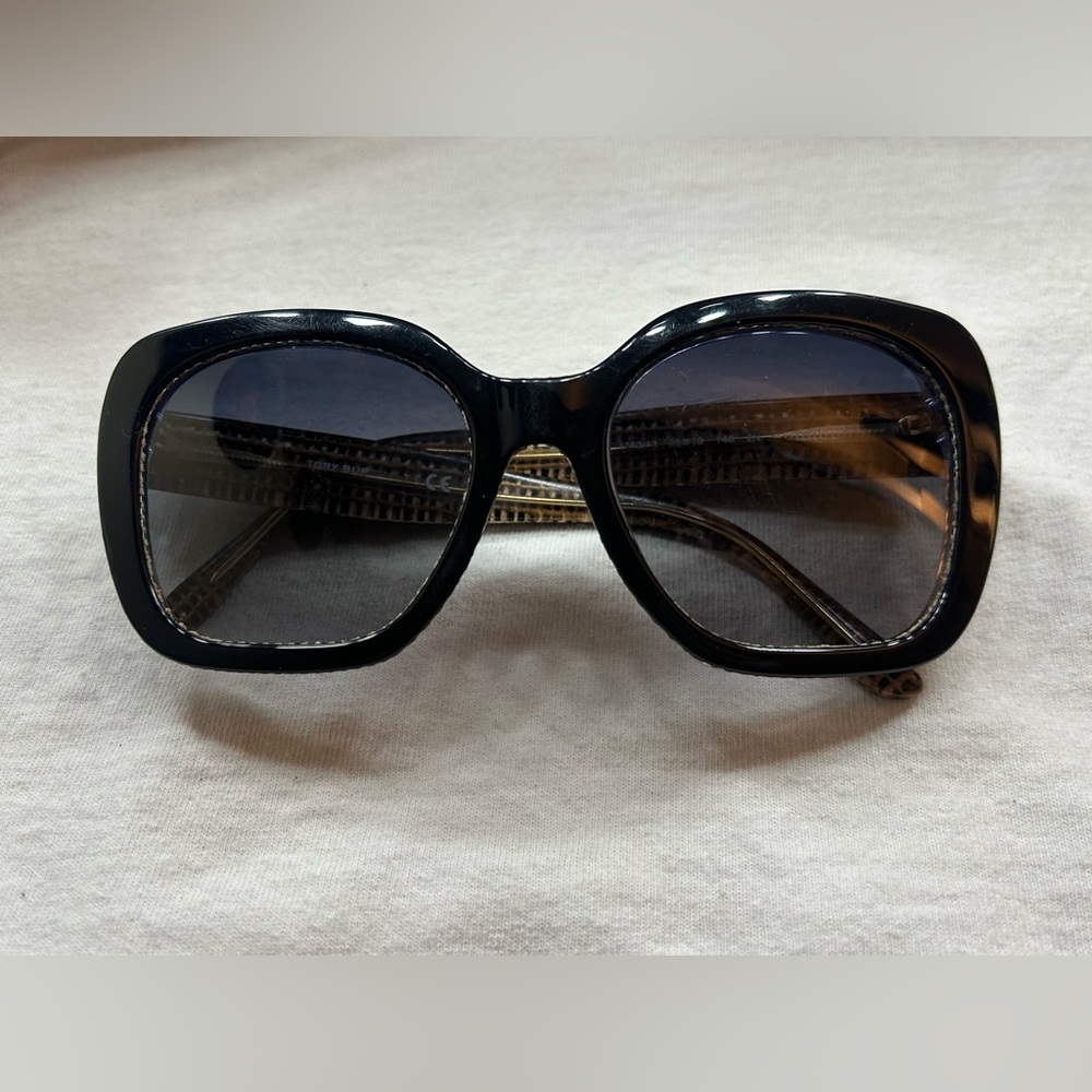 Tory Burch Sunglasses TY 7127 1740/13 Black Crystal on Raffia w/ Smoke Fade